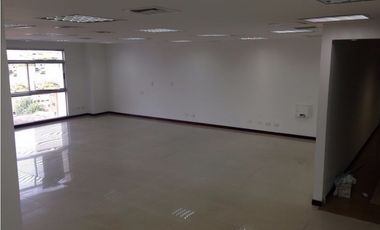 OFICINA EN VENTA SECTOR LAURELES