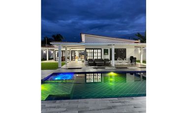 Finca amoblada de 1.500m2 con piscina en venta Rozo Palmira Valle