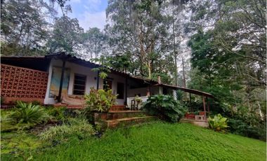 Casa lote en venta en El Poblado, sector los balsos