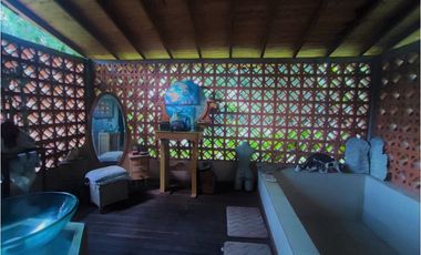 Casa lote en venta en El Poblado, sector los balsos