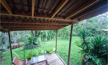 Casa lote en venta en El Poblado, sector los balsos