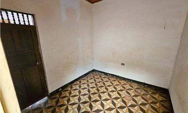 Casa-lote cerca a la alcaldía de La Virginia
