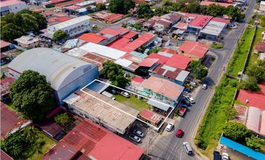 Se vende lote Parque Lefevre