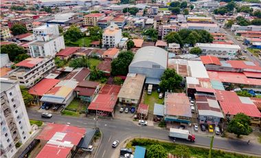 Se vende lote Parque Lefevre