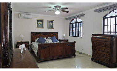 SE VENDE CASA EN LA  ALAMEDA