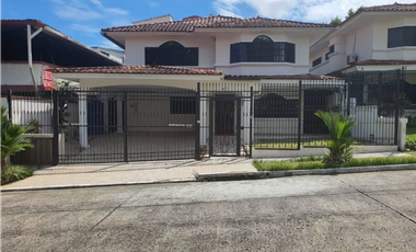 SE VENDE CASA EN LA  ALAMEDA