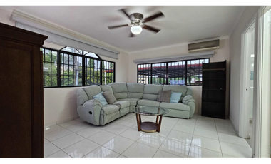 SE VENDE CASA EN LA  ALAMEDA