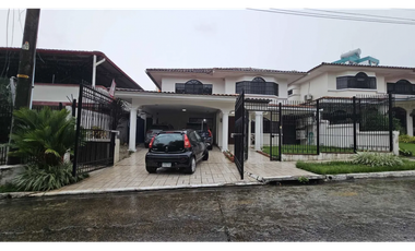 SE VENDE CASA EN LA  ALAMEDA