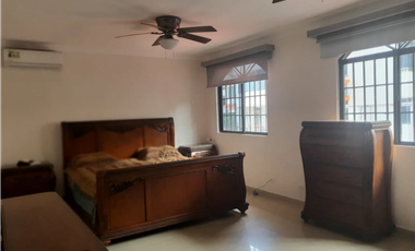 SE VENDE CASA EN LA  ALAMEDA