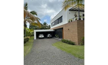 Casa campestre en condominio para la venta en Cerritos, Pereira!!!