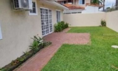 Alquiler de casa con linea blanca en Costa Bella, Costa del Este