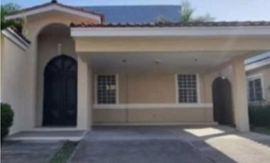 Alquiler de casa con linea blanca en Costa Bella, Costa del Este