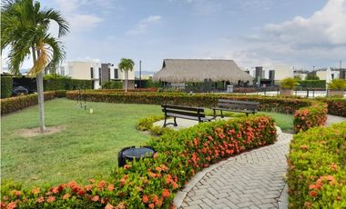 SE VENDE CASA CON PISCINA PRIVADA Y JACUZZI CABO VERDE PRAIA, RICAURTE