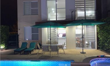 SE VENDE CASA CON PISCINA PRIVADA Y JACUZZI CABO VERDE PRAIA, RICAURTE