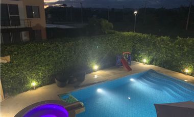 SE VENDE CASA CON PISCINA PRIVADA Y JACUZZI CABO VERDE PRAIA, RICAURTE