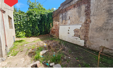 CASA CON LOCAL (Calle 15 e/18 y 20)