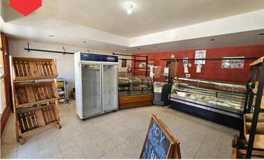 CASA CON LOCAL (Calle 15 e/18 y 20)