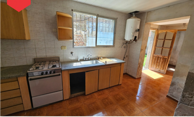 CASA CON LOCAL (Calle 15 e/18 y 20)