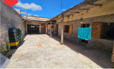 CASA CON LOCAL (Calle 15 e/18 y 20)
