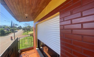 VENDO INCREIBLE CASA CON NEGOCIO EN 2 PLANTAS - L. N. ALEM, MISIONES