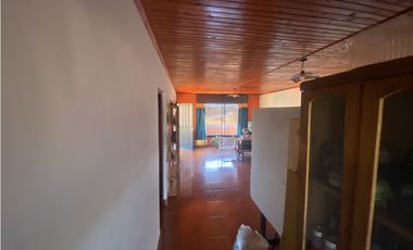 VENDO INCREIBLE CASA CON NEGOCIO EN 2 PLANTAS - L. N. ALEM, MISIONES