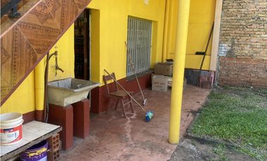 VENDO INCREIBLE CASA CON NEGOCIO EN 2 PLANTAS - L. N. ALEM, MISIONES