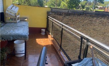 VENDO INCREIBLE CASA CON NEGOCIO EN 2 PLANTAS - L. N. ALEM, MISIONES