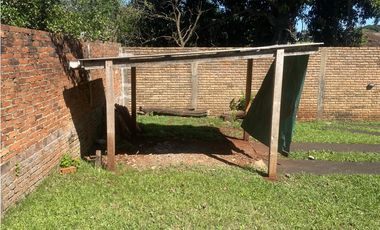 VENDO INCREIBLE CASA CON NEGOCIO EN 2 PLANTAS - L. N. ALEM, MISIONES