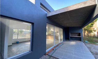 CASA EN VENTA EN COSTA ESMERALDA - ECUESTRE 2