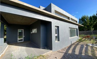 CASA EN VENTA EN COSTA ESMERALDA - ECUESTRE 2