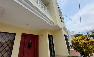 SE VENDE EDIFICIO DE TRES APARTAMENTOS EN CERETÉ