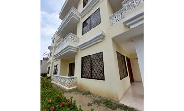 SE VENDE EDIFICIO DE TRES APARTAMENTOS EN CERETÉ