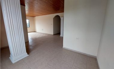 SE VENDE EDIFICIO DE TRES APARTAMENTOS EN CERETÉ