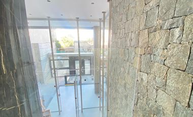 Departamento en  venta de 2 ambientes con cochera