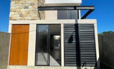 VILLA CON HABITACION EN PLANTA BAJA Y ALBERCA LISTA PARA HABITAR.