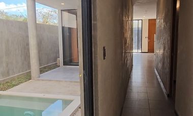 VILLA CON HABITACION EN PLANTA BAJA Y ALBERCA LISTA PARA HABITAR.