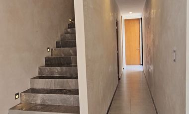 VILLA CON HABITACION EN PLANTA BAJA Y ALBERCA LISTA PARA HABITAR.