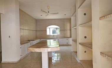 CERCA DEL MAR AMPLIA CASA EN VENTA EN CHICXULUB, PROGRESO, YUCATAN.
