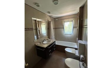 IMPECABLE CASA AMOBLADA EN ALQUILER EN BARRIO CERRADO VALLE CLARO