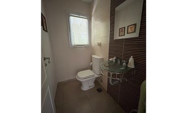 IMPECABLE CASA AMOBLADA EN ALQUILER EN BARRIO CERRADO VALLE CLARO