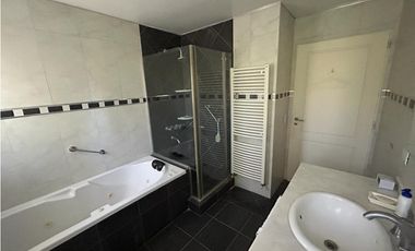 IMPECABLE CASA AMOBLADA EN ALQUILER EN BARRIO CERRADO VALLE CLARO