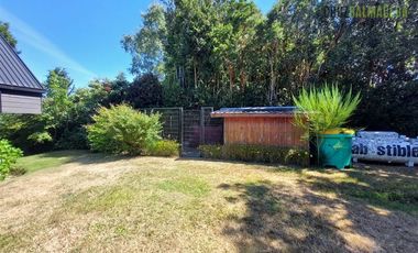 Casa en Venta en Rebajada en un 20% - Amplia casa con Quincho, Bodega y Cancha de Tenis - Lomas de Reloncaví