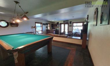 Casa en Venta en Rebajada en un 20% - Amplia casa con Quincho, Bodega y Cancha de Tenis - Lomas de Reloncaví