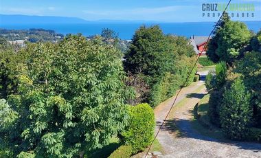 Casa en Venta en Rebajada en un 20% - Amplia casa con Quincho, Bodega y Cancha de Tenis - Lomas de Reloncaví