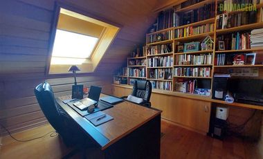 Parcela en Venta en Rebajada en un 20% - Amplia casa con Quincho, Bodega y Cancha de Tenis - Lomas de Reloncaví