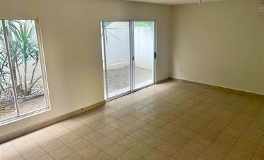 CASA EN VENTA EN VALLE PONIENTE