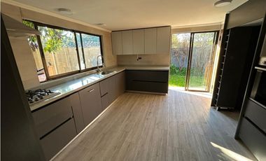 VENTA DE ESPECTACULAR CASA DE CAMPO Paradero 13 de La Cruz