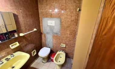 Casa  en Venta Villa Sarmiento / Moron (A120 3734)