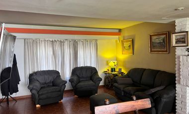 Casa  en Venta Villa Sarmiento / Moron (A120 3734)