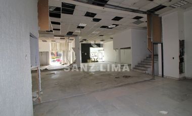 Boulevard López Mateos Pte.: Amplios locales con estacionamiento